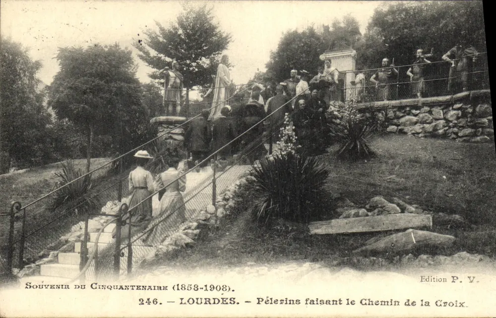 Lourdes — Pilger, die den Weg des Kreuzes machen — Ausgabe P.V. n°246 - Vorderseite