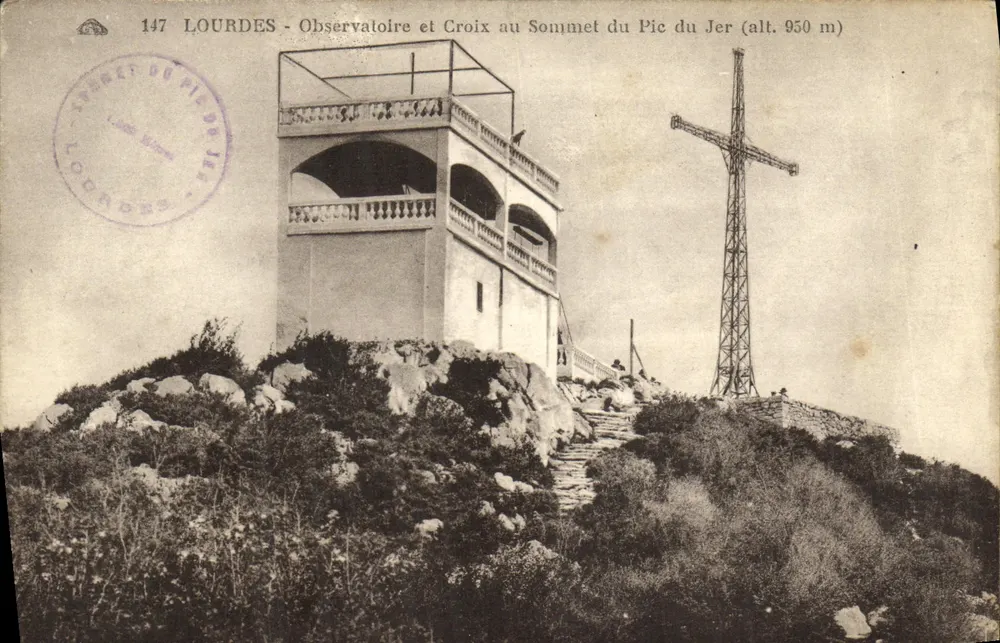 Lourdes - Observatorium und Kreuz am Gipfel des Pic du Jer (Höhe 950 m) — Speret du Pied Jer - Vorderseite