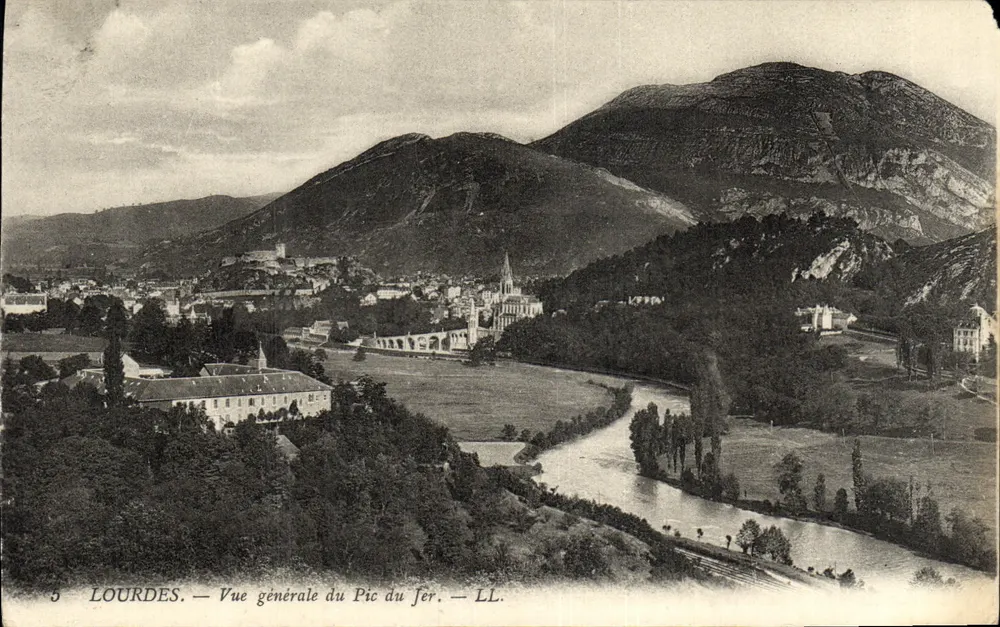 Lourdes — Vista geral do Pic du Jer — LL - Frente