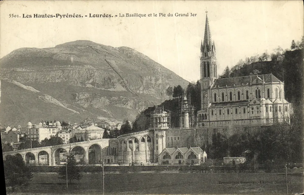 Lourdes - Die Basilika und der Pic du Grand Jer — Bromotyp Gautreau, Lourdes (Gers) - Vorderseite