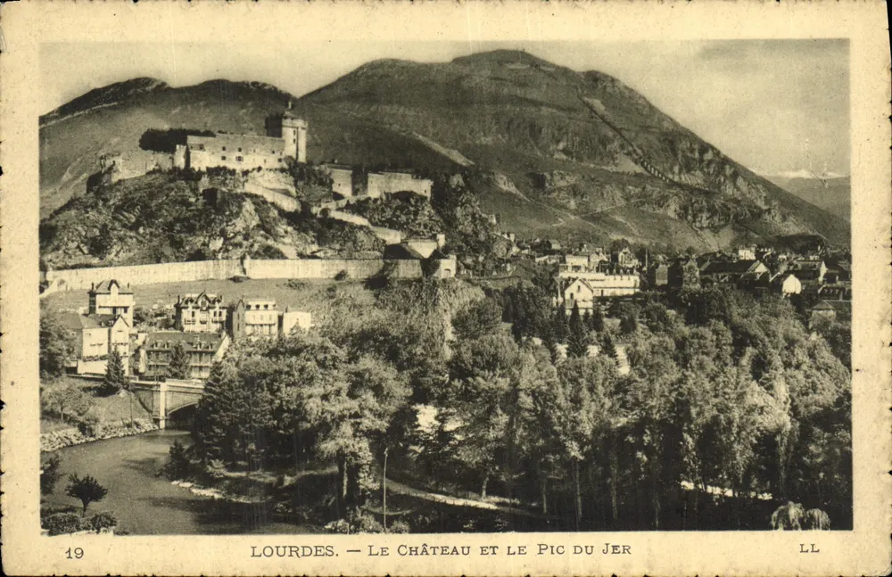 Lourdes — O Castelo e o Pic du Jer — LL - Frente
