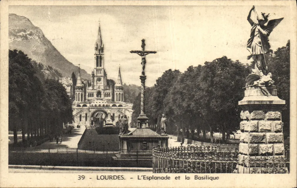 Lourdes - A Esplanada e a Basílica — Edição Foto Quinault, n°39 - Frente