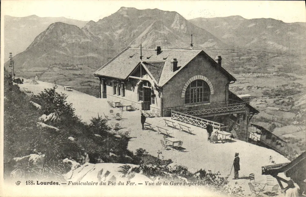 Lourdes — Seilbahn des Pic du Fer — Aussicht von der oberen Station — n° 188 — Verlag: n. Pichaul, Lourdes - Vorderseite