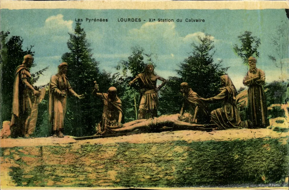 Lourdes - 11. Station des Leidens — Die Pyrenäen - Vorderseite
