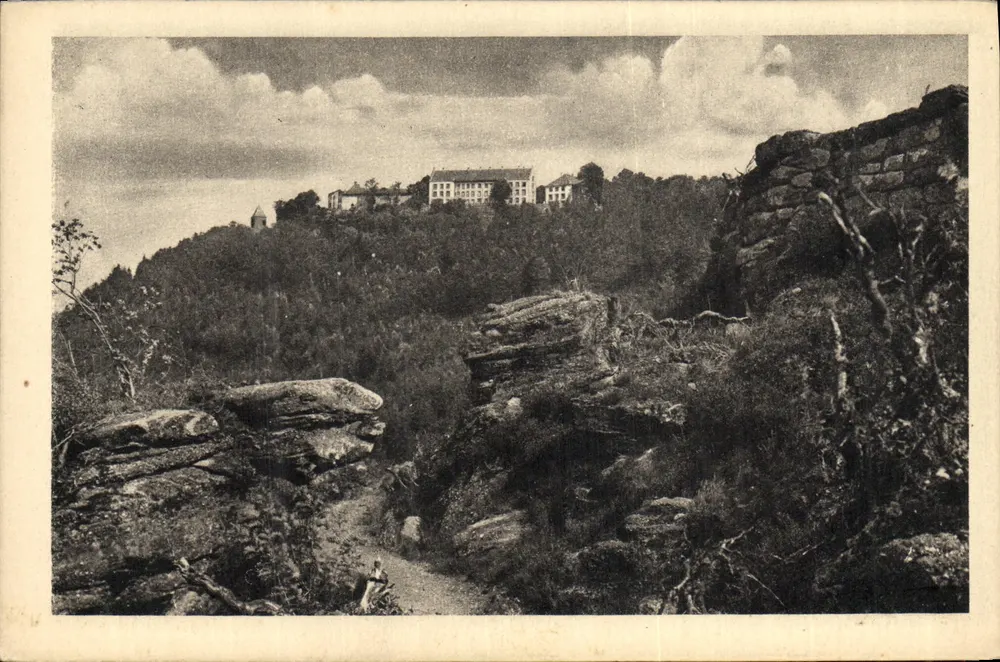 Mont-Sainte-Odile — O Mosteiro Murado Pagan — editor Ch. Bergaret, Strasbourg - Frente