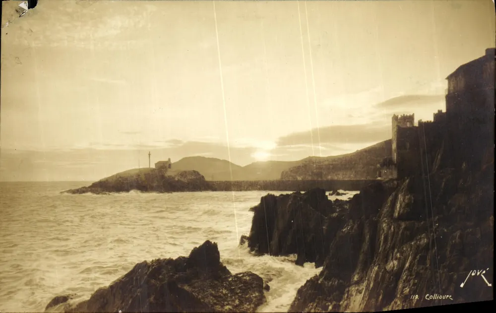Collioure — vue du phare et du château sur la côte — Éditions JOVÉ - Vorderseite