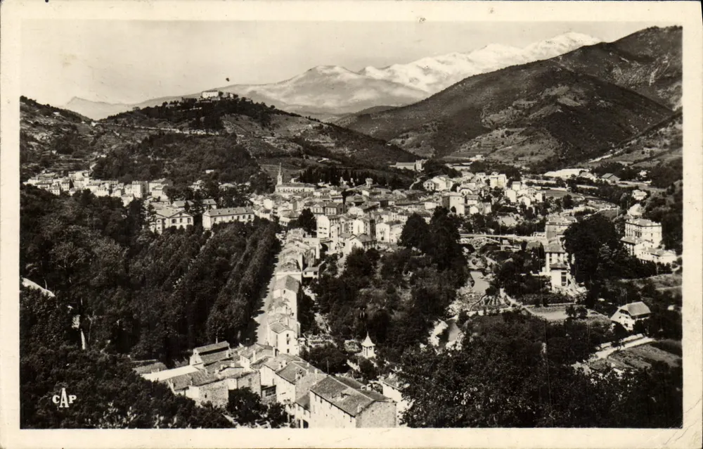 Amélie-les-Bains — vue générale et Massif du Canigou (alt. 2785 m.) — éditeur C.A.P. - Vorderseite
