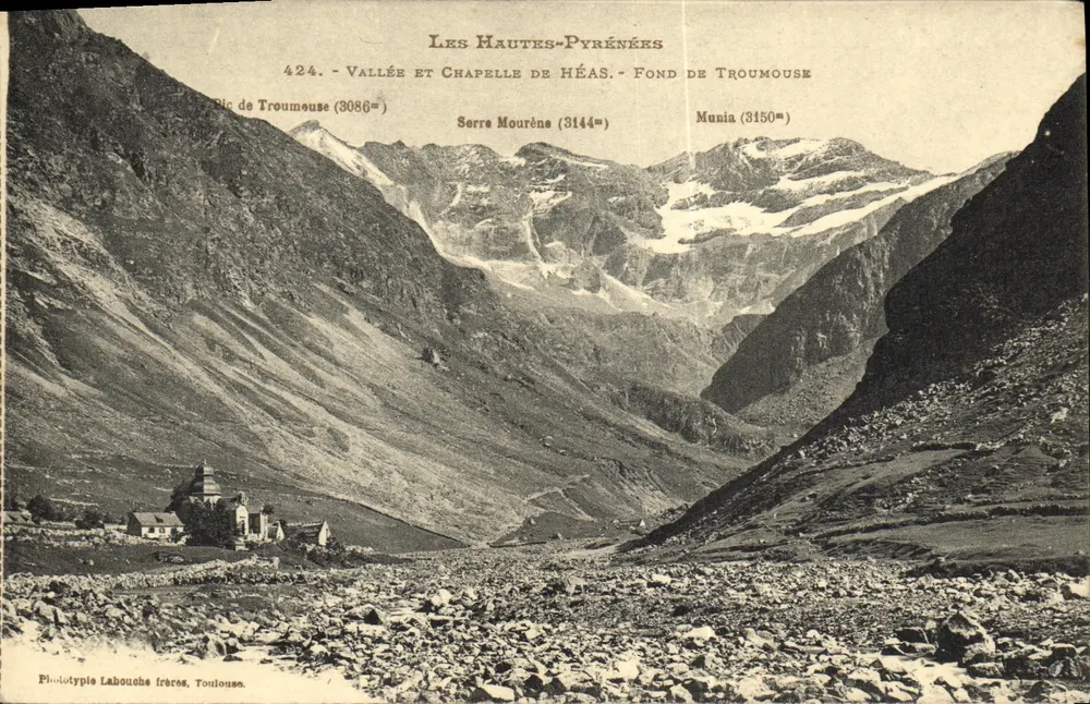 Die Hochpyrenäen — Tal und Kapelle von Héâs — Fond de Troumousse — Phototypie Labouches frères, Toulouse - Vorderseite