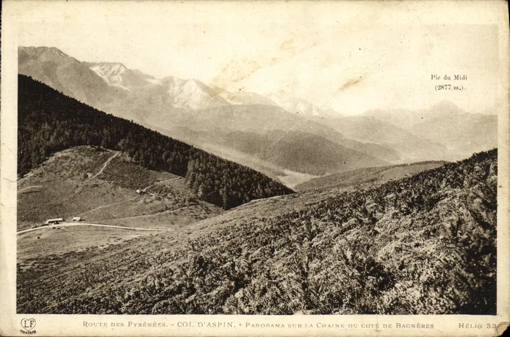 Route des Pyrénées - Col d'Aspin - Panorama über die Kette in Richtung Bagnères - Vorderseite