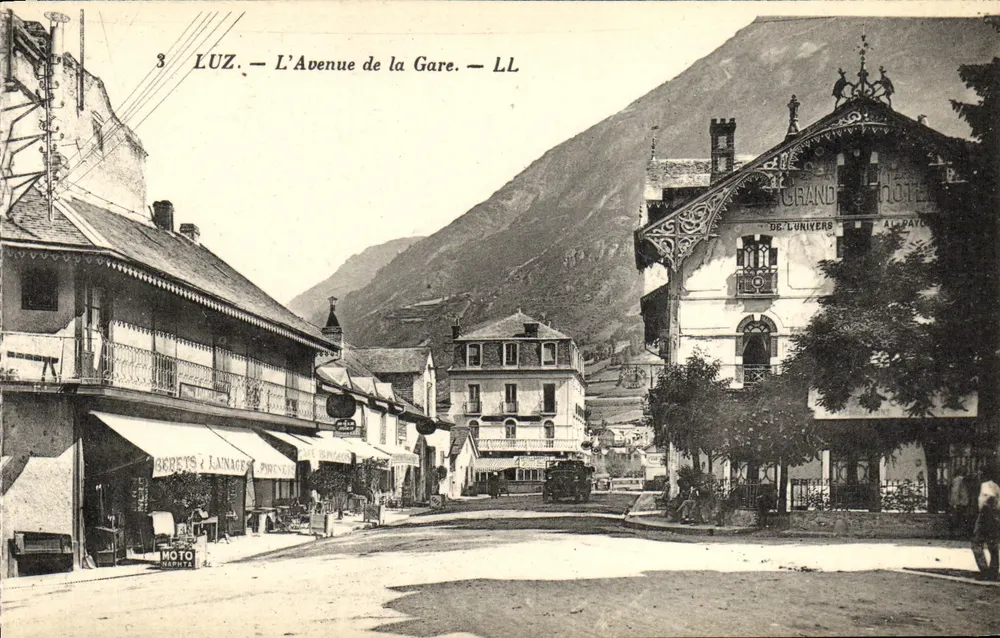 Luz — Avenida da Estação — LL - Frente