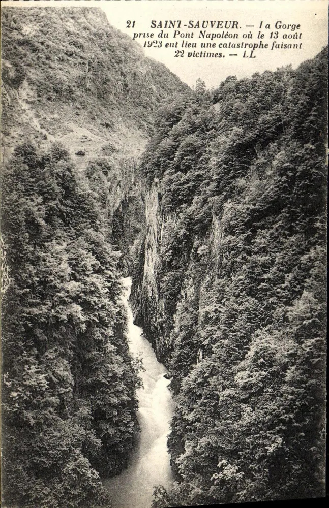 Saint-Sauveur — Die Schlucht des Napoleonbrückens, wo am 13. August 1923 ein Unglück mit 22 Opfern stattfand — LL - Vorderseite