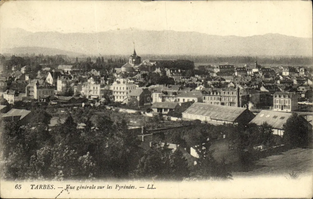 Tarbes — Vista geral sobre os Pirineus — LL. — n°65 - Frente