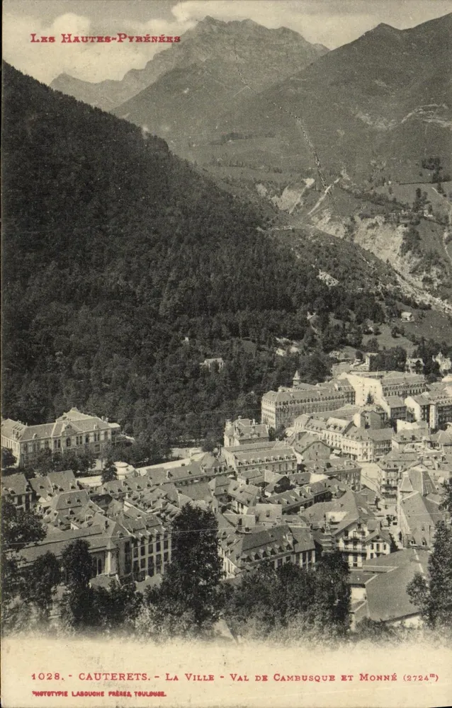 Cauterets — Ansicht der Stadt, Tal von Cambusque und Monné (2724m) — Phototype Labouche, Toulouse - Vorderseite