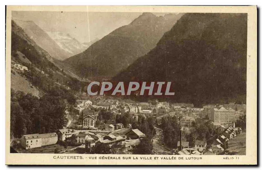 Cauterets - Allgemeiner Blick auf die Stadt und das Tal Lutour — Hélios 11 - Vorderseite
