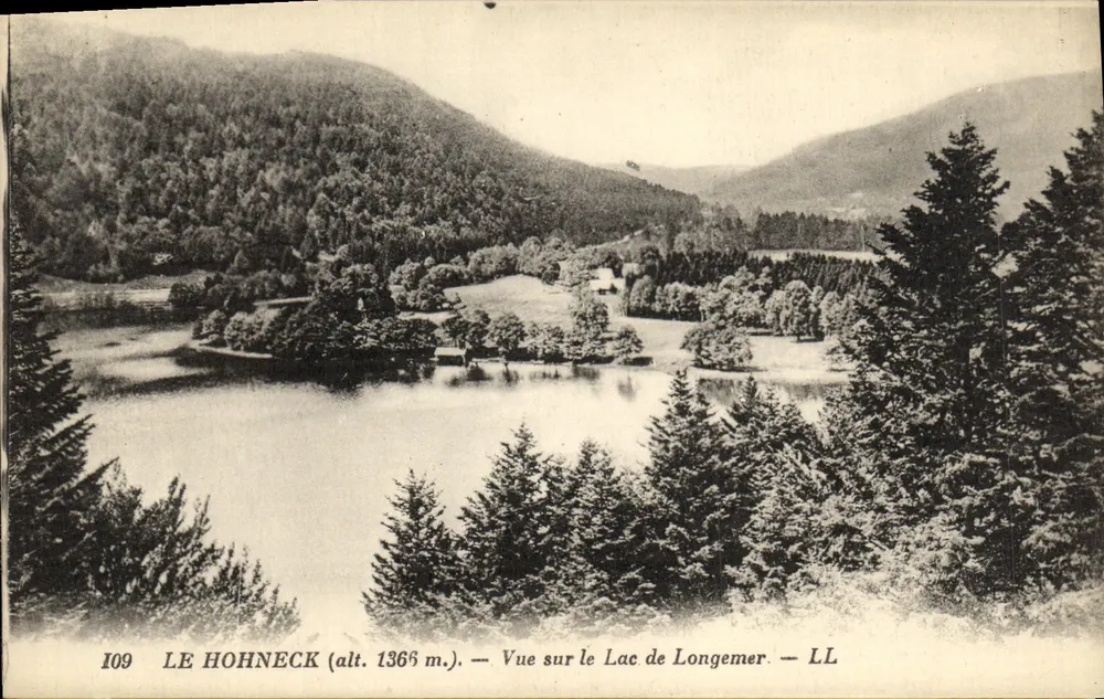 Der Hohneck (alt. 1365 m.) — Ansicht des Sees Longemer — LL - Vorderseite