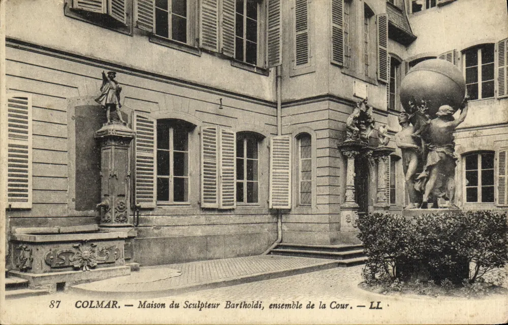 Colmar — Haus des Bildhauers Bartholdi, Hofensemble — LL - Vorderseite