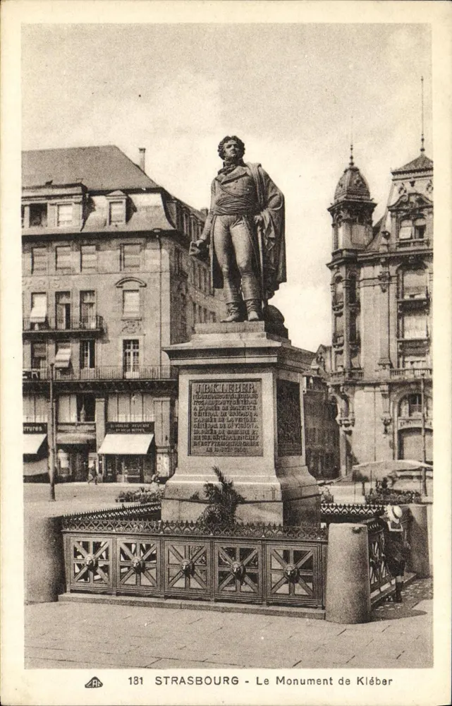Estrasburgo - O Monumento de Kléber - Frente