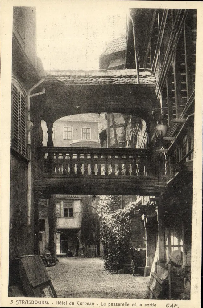 Straßburg - Hotel du Corbeau - Die Brücke und der Ausgang - CAP. - Vorderseite