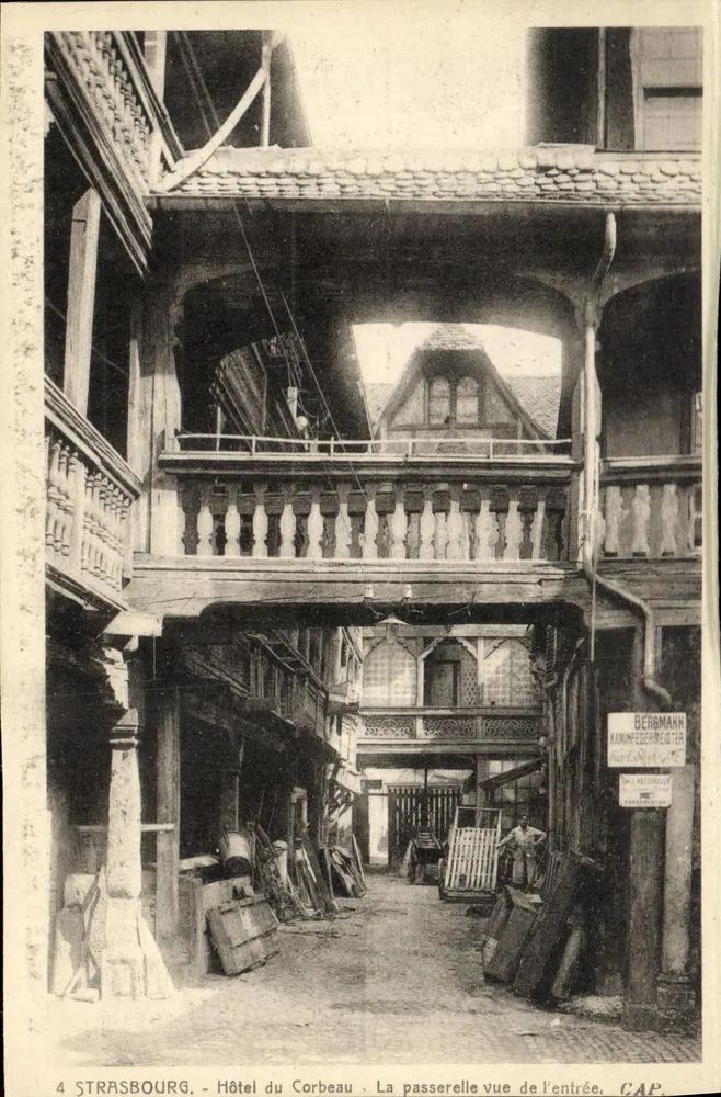 Strasbourg - Hotel du Corbeau - Die Brücke vom Eingang aus gesehen - CAP. - Vorderseite
