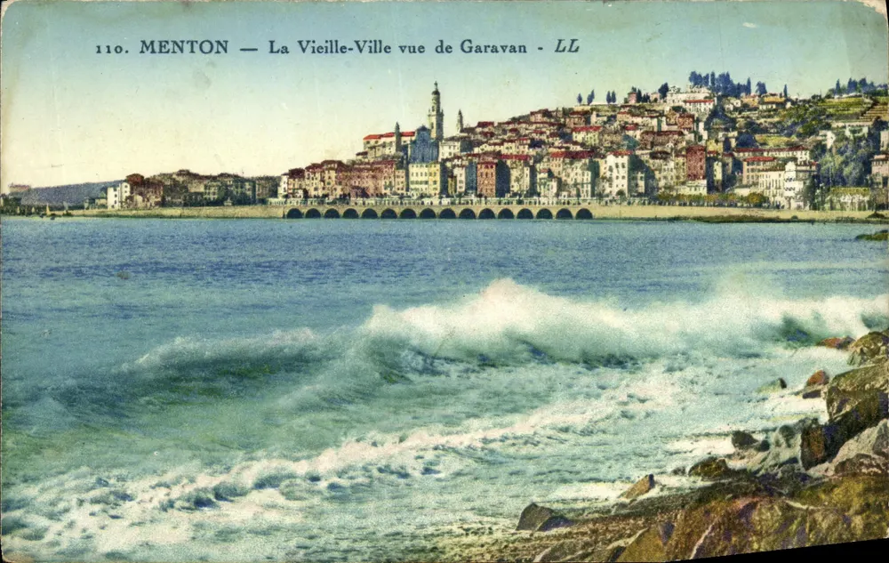 Menton — Die Altstadt von Garavan aus gesehen — LL - Vorderseite