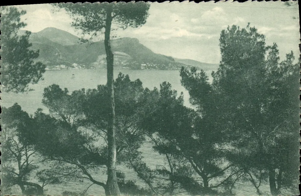 Saint-Jean-Cap-Ferrat — Ansicht von Beaulieu und der Dog Head — Établissement Frédéric Langer - Vorderseite