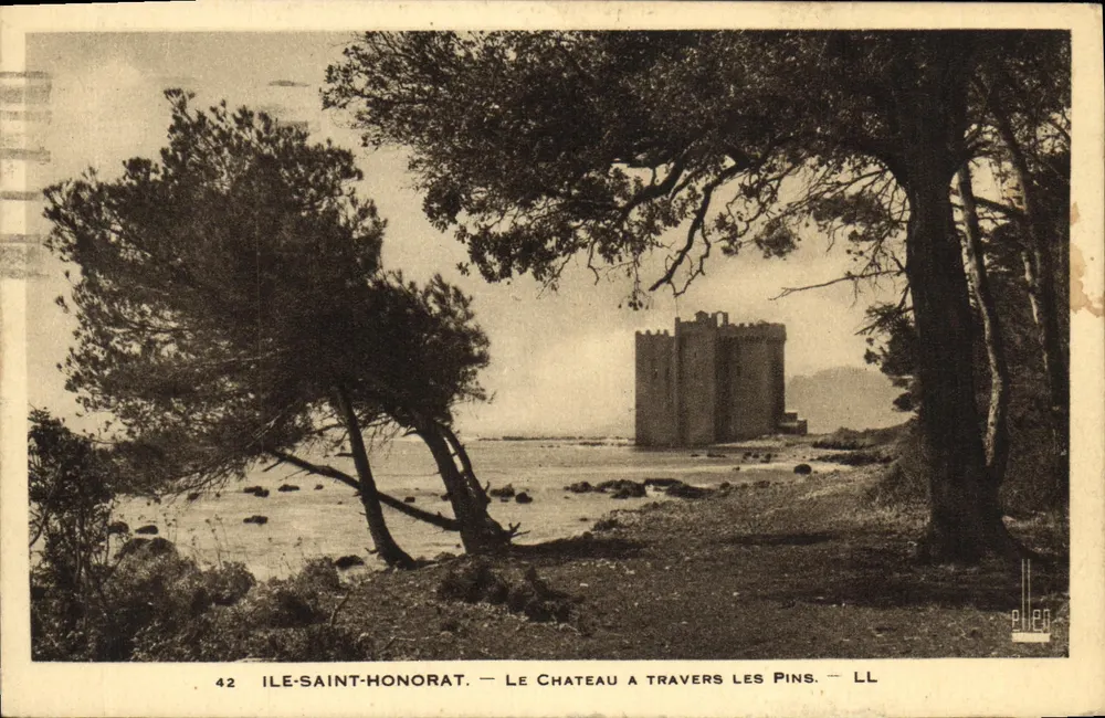 Ile-Saint-Honorat — Ansicht des Schlosses durch die Kiefern — LL, n°42 - Vorderseite
