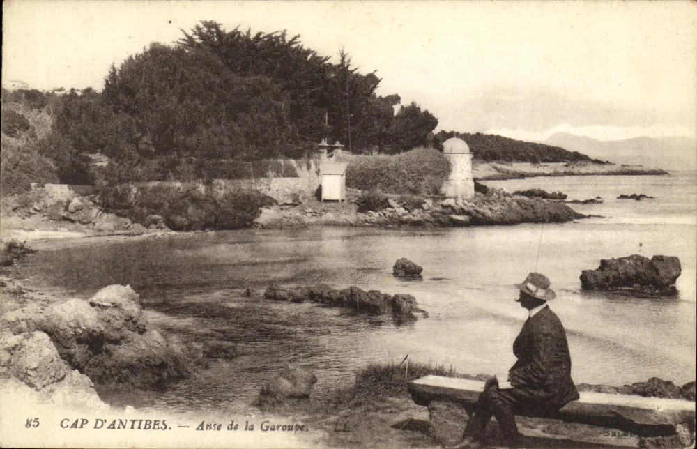 CAP D'ANTIBES — Anse de la Garoupe — L.L. — n°85 - Frente