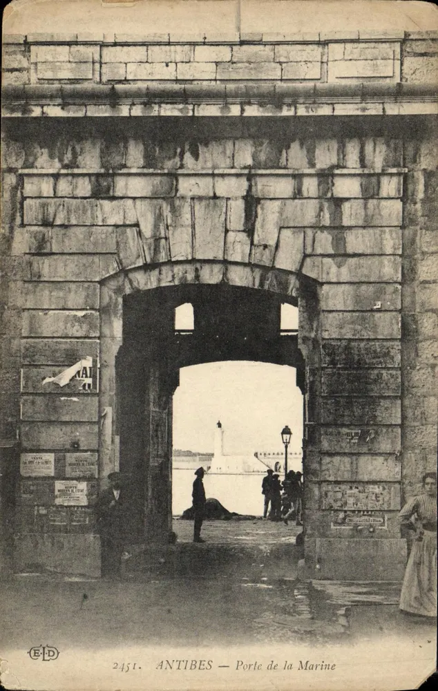 Antibes — Porte de la Marine — Éditeur E.D. n° 2451 - Voorkant