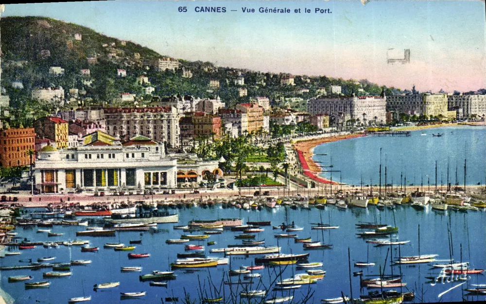 CANNES — Vista Geral e o Porto. — Editor Adia, n° 65 - Frente