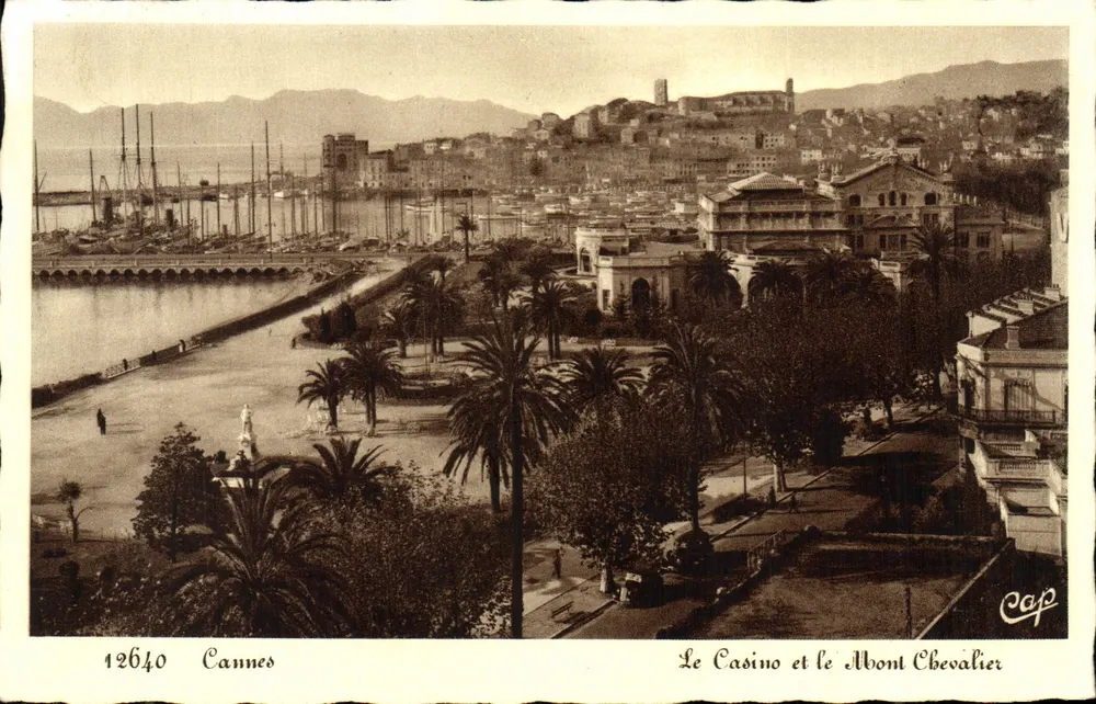 Cannes — Le Casino et le Mont Chevalier — Cap - Vorderseite