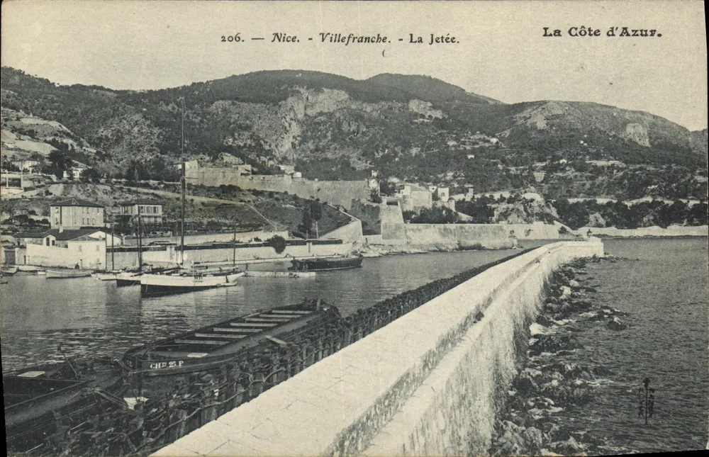 Villefranche-sur-Mer — A Doca — A Costa Azul. Editor: A Costa Azul. Número de série: 206. - Frente