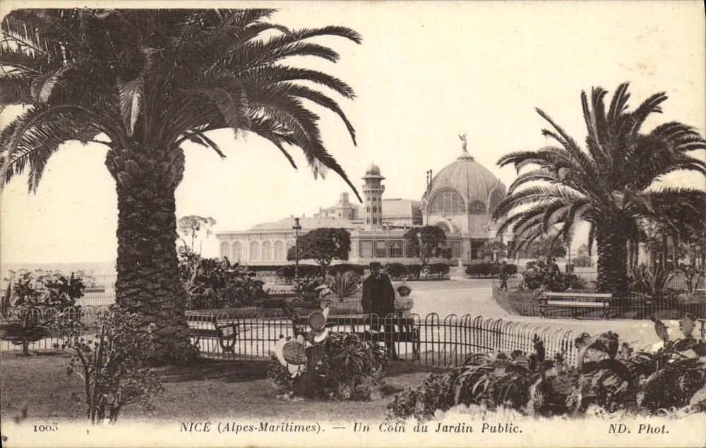NICE (Alpes-Maritimes) — Um Canto do Jardim Público — ND. Phot. - Frente