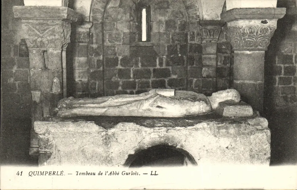 Quimperlé — Túmulo do Abade Gurloës — LL, n°41 - Frente