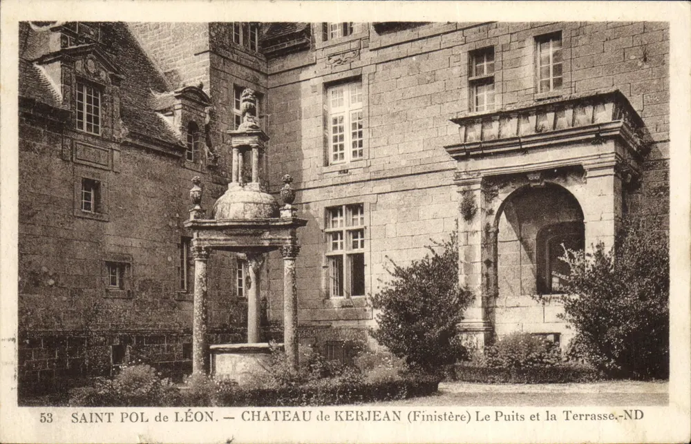 Schloss Kerjean — Der Brunnen und die Terrasse — ND - Vorderseite