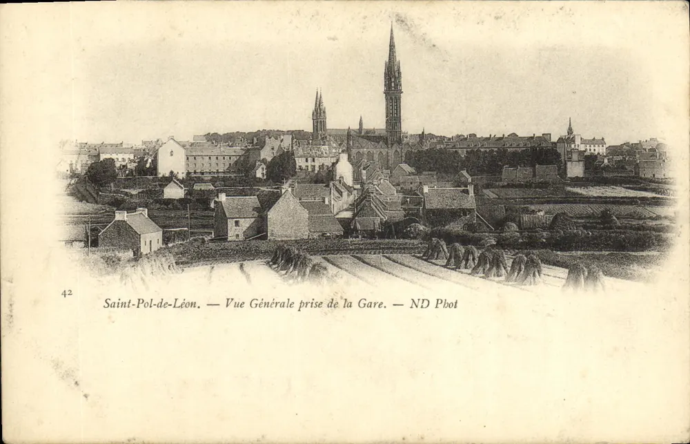 Saint-Pol-de-Léon — Allgemeiner Blick vom Bahnhof — ND Pbot - Vorderseite