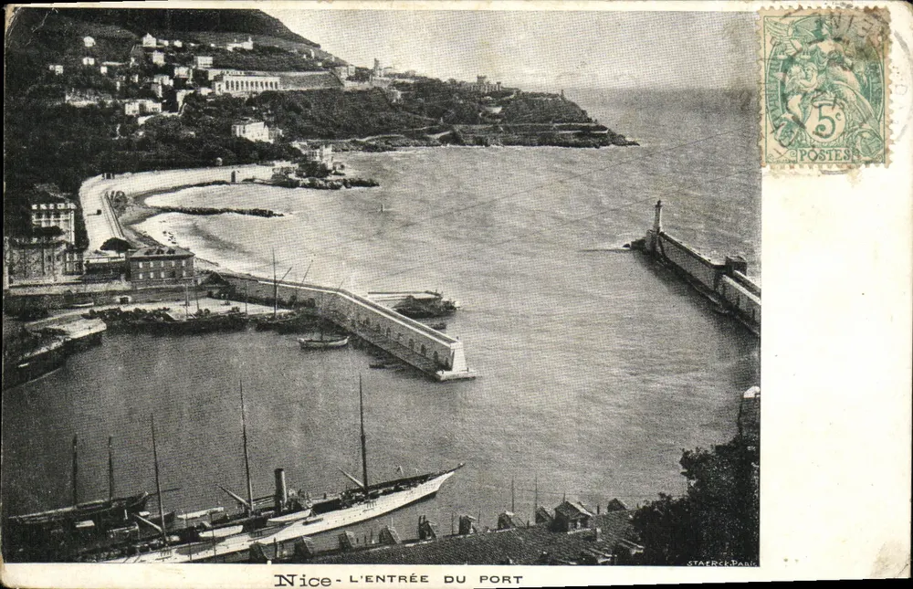 Nice - L'ENTRÉE DU PORT — vue du port avec quai et bateaux, éditeur STARCK-Paris, n° de série non visible - Frente