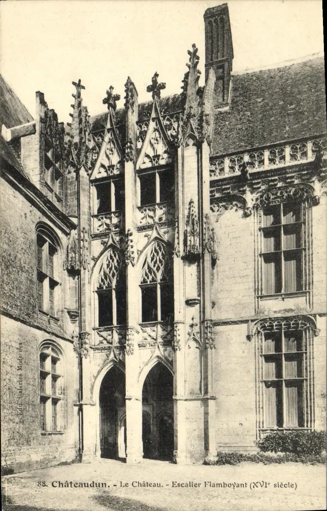 Châteaudun - O Castelo - Escada Flamboyante (século XVI) - Frente