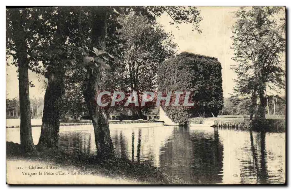 Schloss d'Angé — Ansicht der Wasserstelle — Le Bellay - Vorderseite