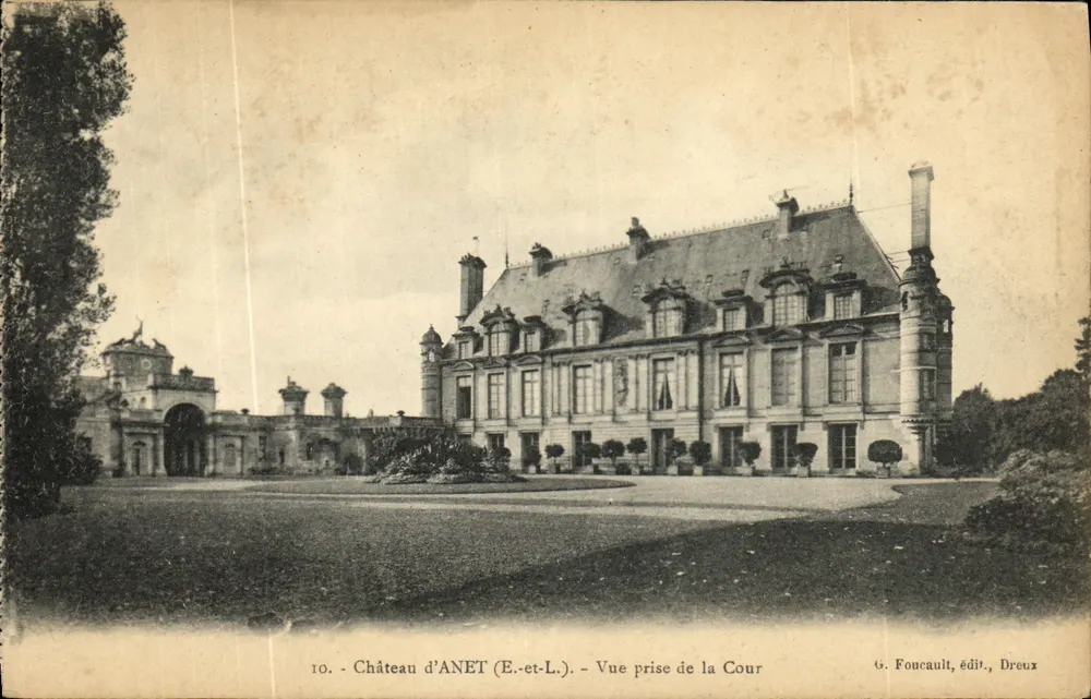Castelo d'Anet (E-et-L.) — Vista tirada da Cour — G. Foucault, editor, Dreux - Frente