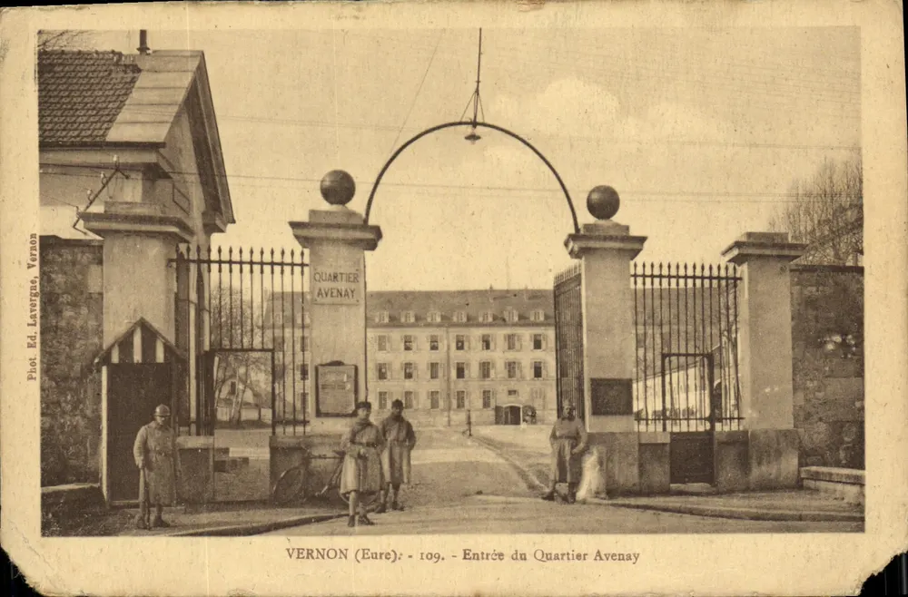 Vernon (Eure) - Entrada do Bairro Avenay — Fot. Ed. Laveigne, Vernon, n°109 - Frente
