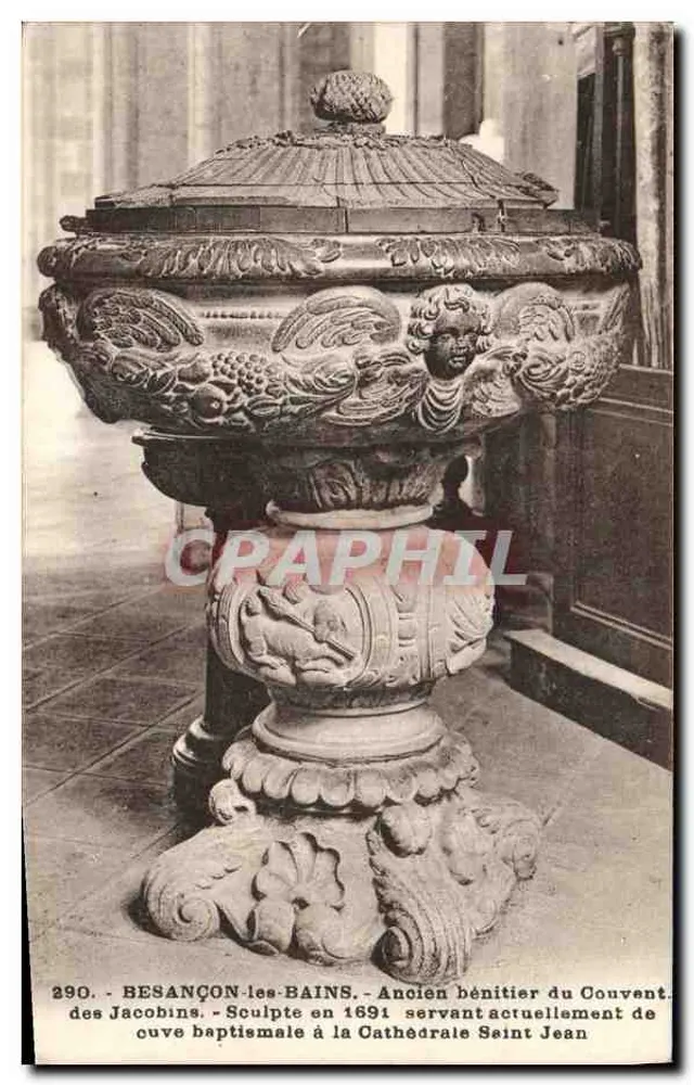 BESANÇON-les-BAINS - Alter Font des Konvents der Jakobiner - 1691 geschnitzt, derzeit als Taufbecken in der Kathedrale Saint Jean - Vorderseite