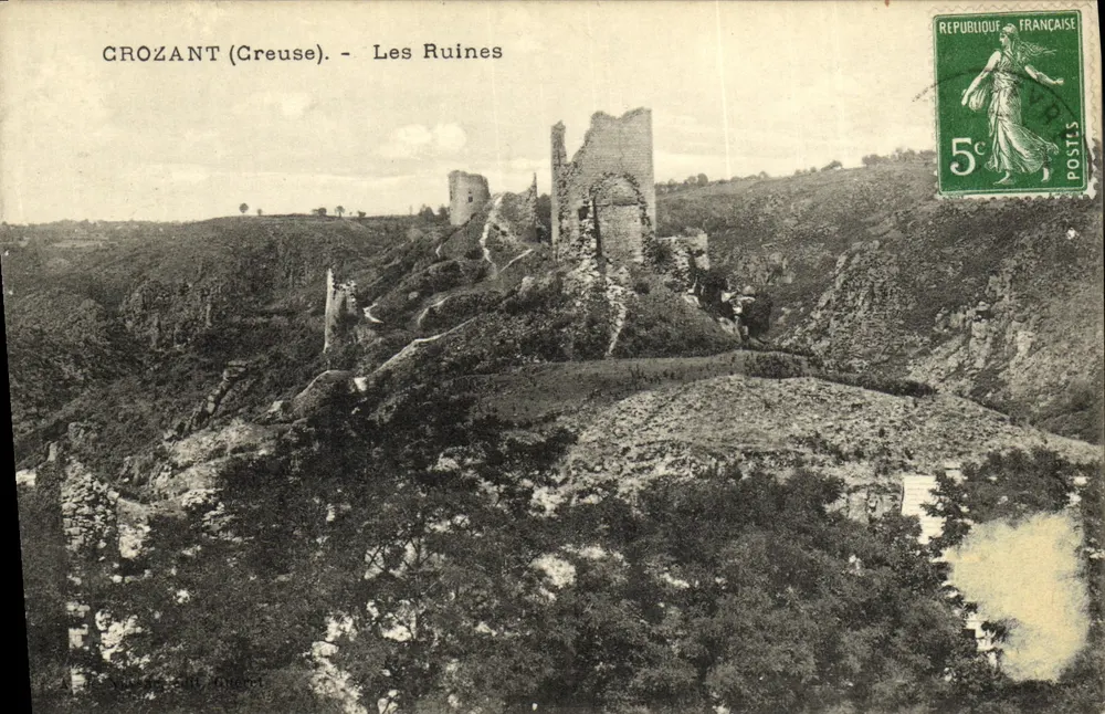 CROZANT (Creuse) - As Ruínas — Editor A. Lefebvre, número de série não visível - Frente