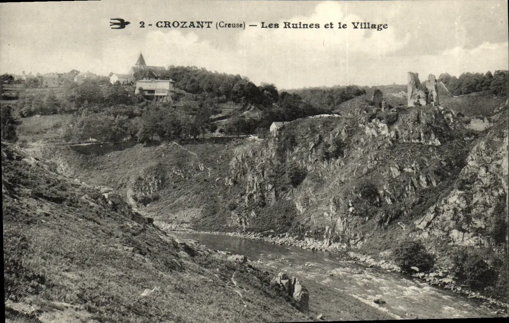 Crozant (Creuse) — Die Ruinen und das Dorf - Vorderseite