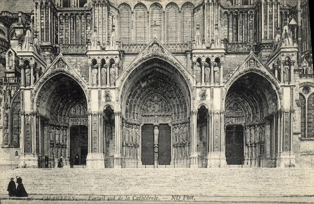 Chartres — Portal sul da Catedral — ND Phot. - Frente
