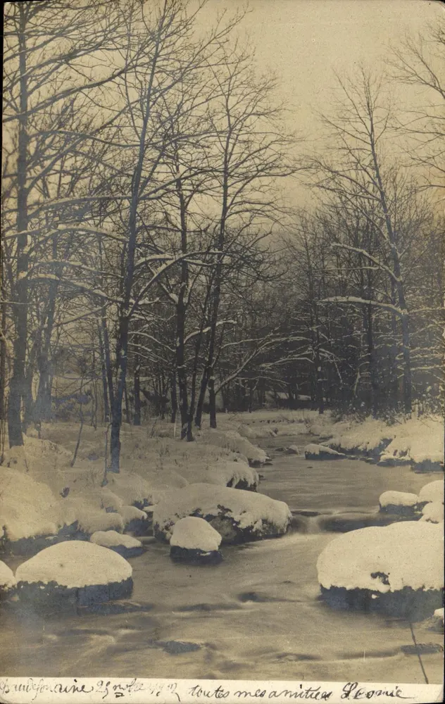 Paisagem invernal nevada — Rio e floresta — Fotografia F. Bubel, Doubs - Frente