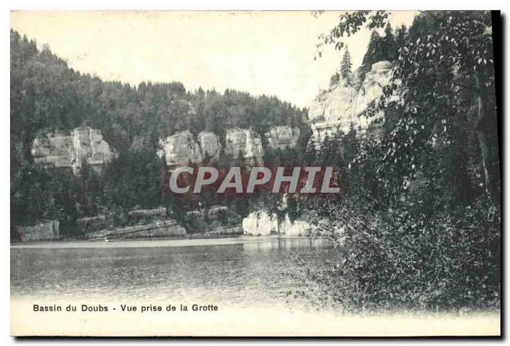 Bassin du Doubs - Ansicht vom Höhleneingang - Vorderseite