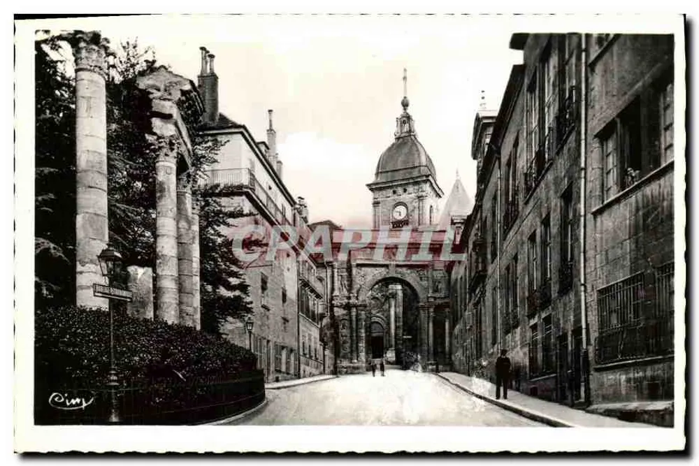 Square Castan — Besançon (Doubs) — Fotografia Verdadeira - Frente