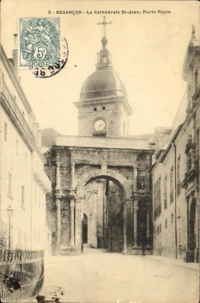 Besançon - Die Kathedrale St. Johann. Schwarze Tür - Vorderseite