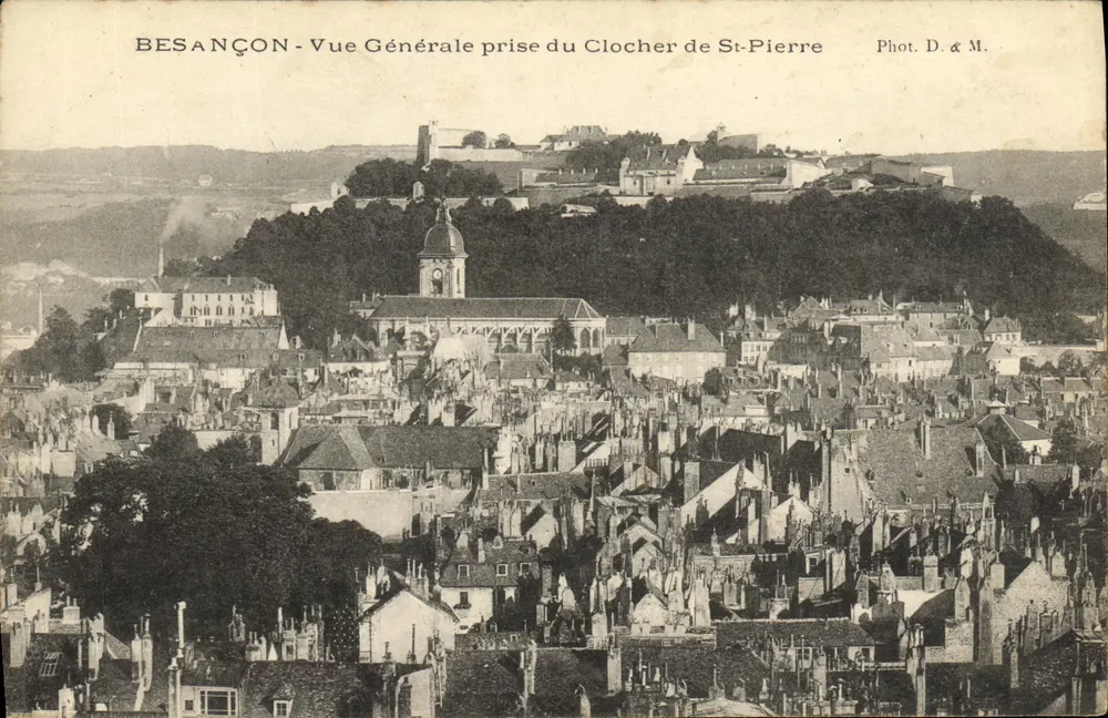 Besançon - Allgemeiner Blick vom Turm der St-Pierre — Fot. D. & M. - Vorderseite