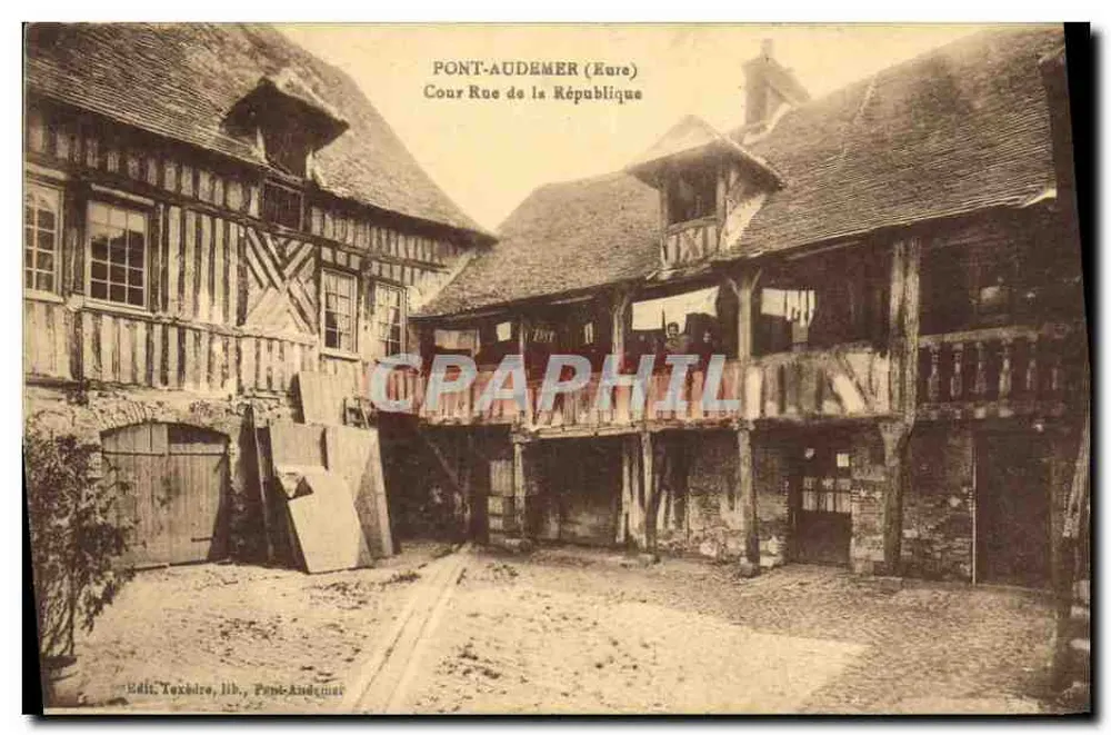 Ponte Audemer (Eure) — Piazza della Repubblica — Ed. Texbire, liq., Pont-Audemer - Recto
